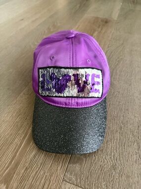 Disney parks black & purple LOVE hat. Size:Youth(54-58cm) Gently Used.